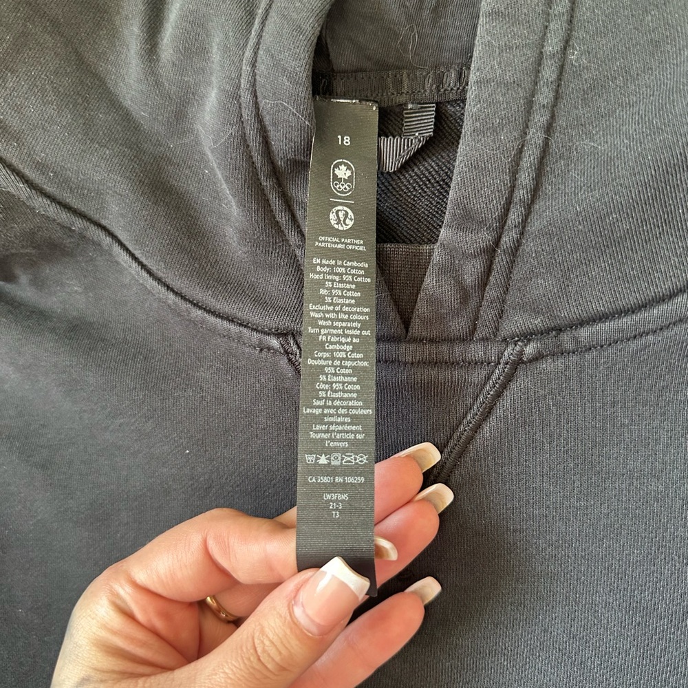 lululemon athletica Black Cropped Hoodie Sweatshirt - Picture 2 of 2